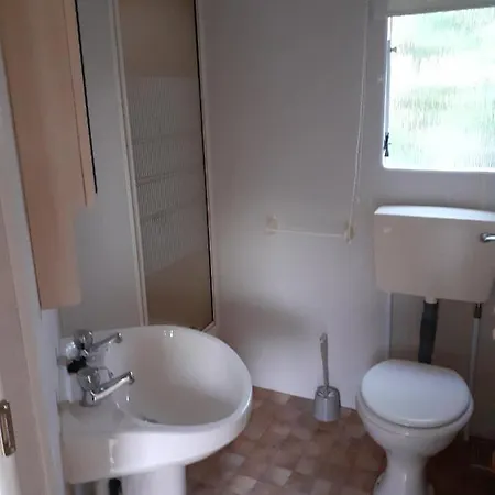 Mobil Home Sur Terrain Prive Campingplads Réville